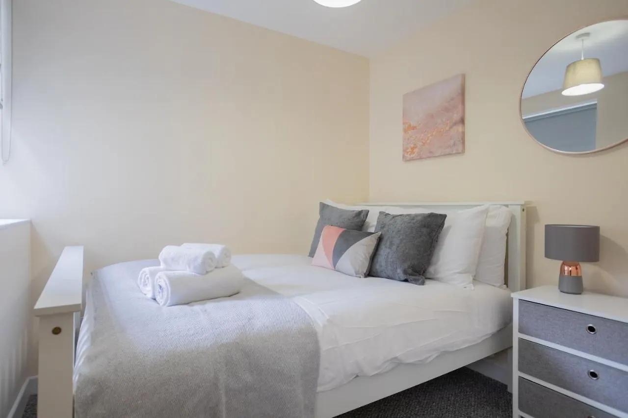 City South Apartments Belfast 0*,